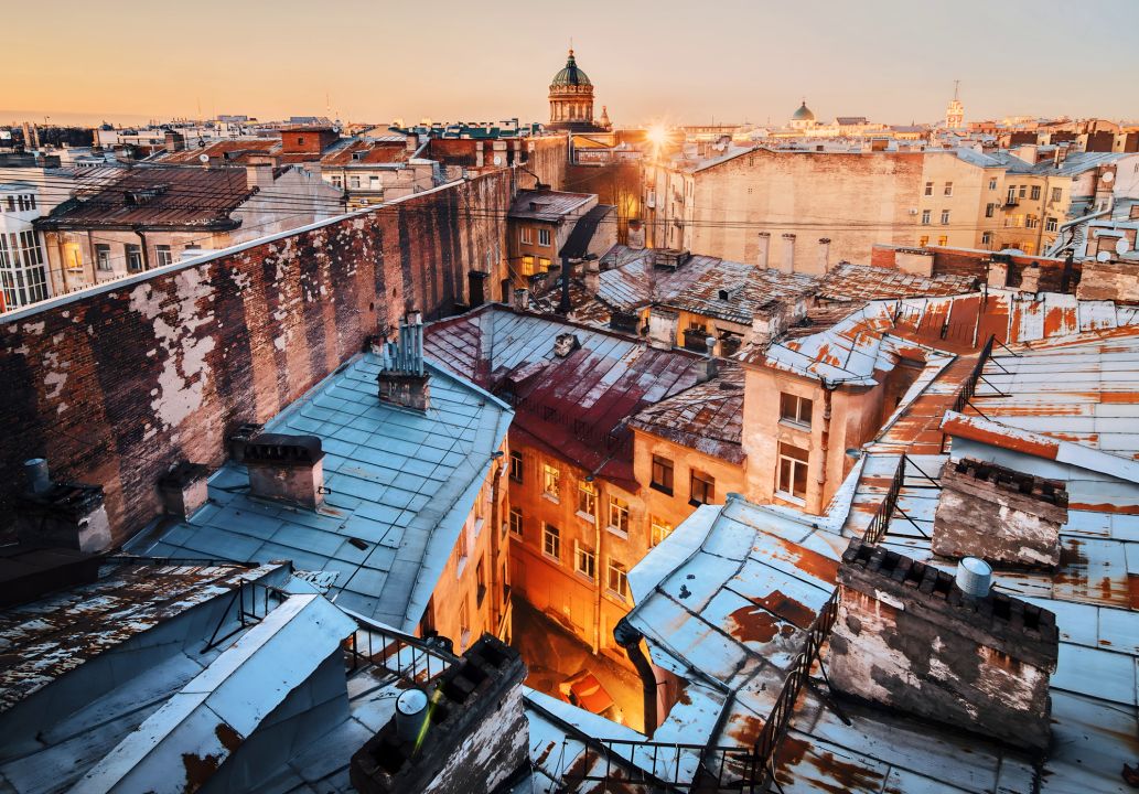 Must have Питера: панорама с высоты и дворы, парадные и коммуналка