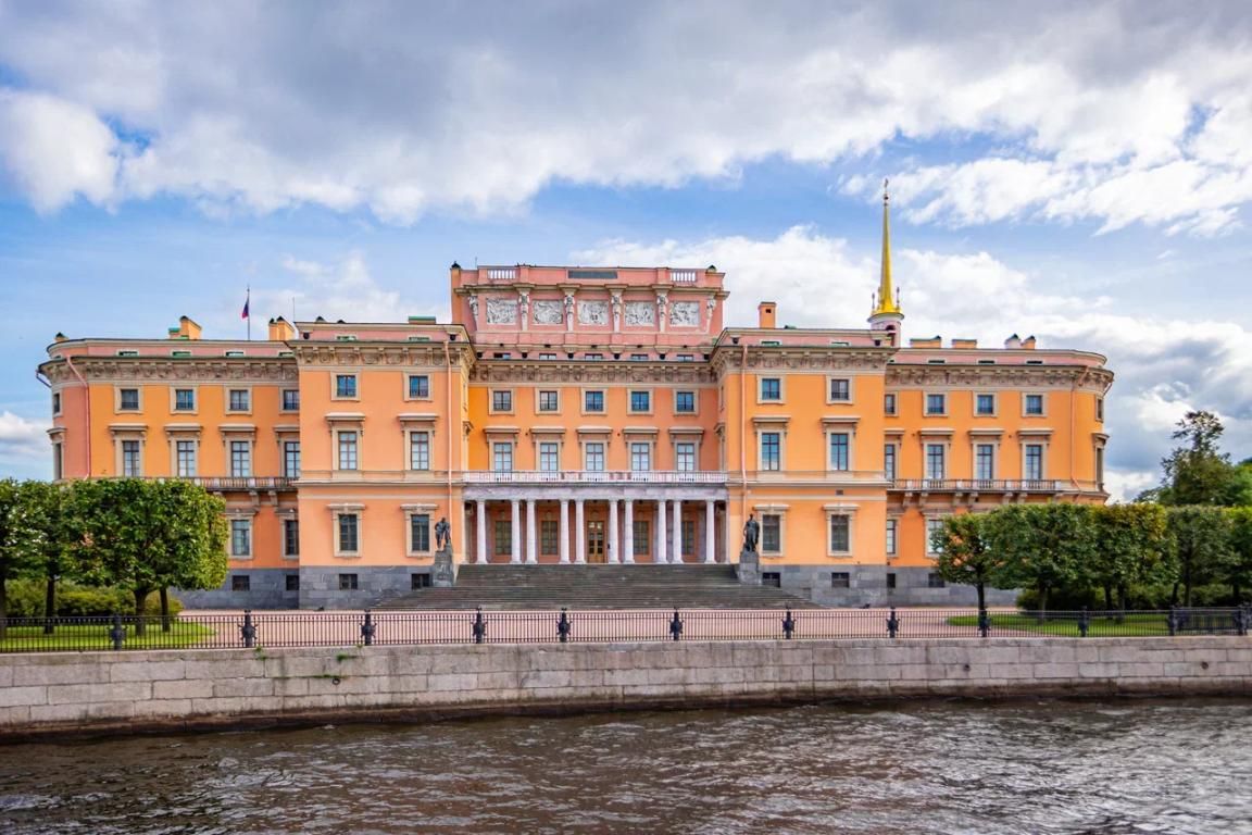 Мифы и легенды Петербурга