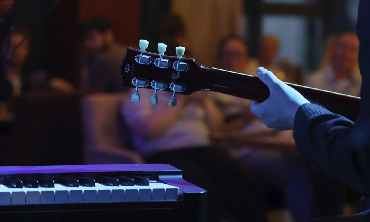 Las Guitarras Enamoradas
