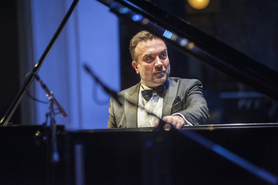 Сергей Жилин и Фонограф-джаз-бэнд. А снег идёт